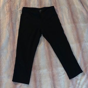 Black capri leggings